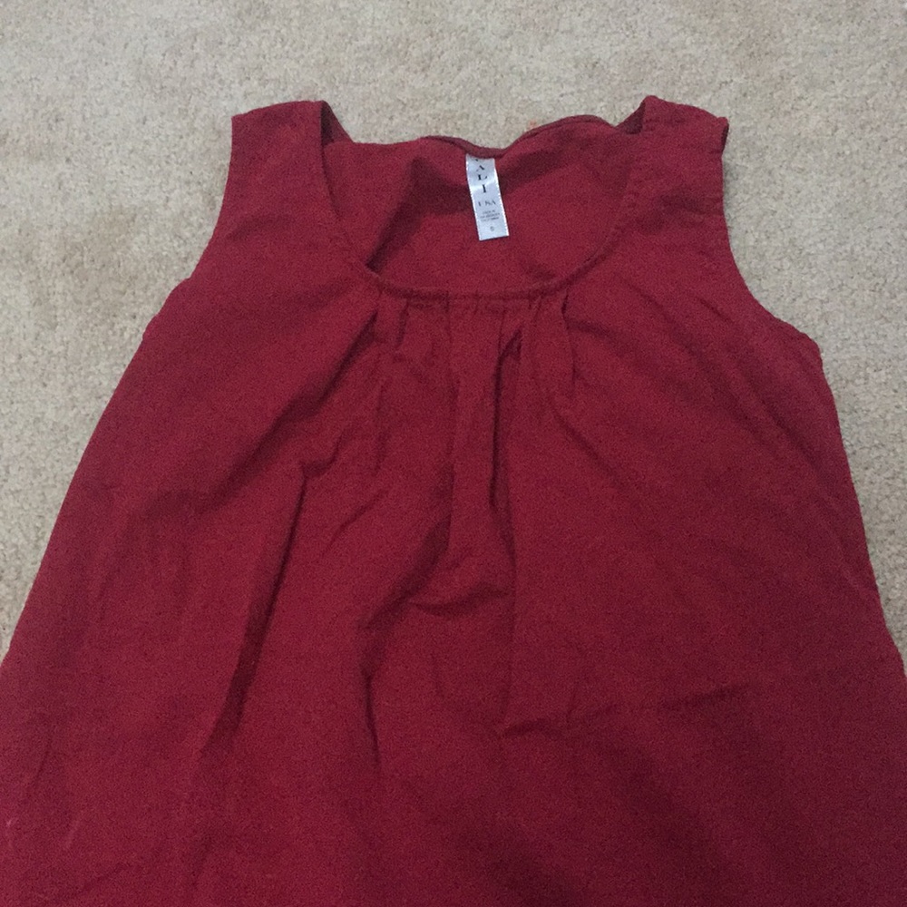 Unworn maroon shirt